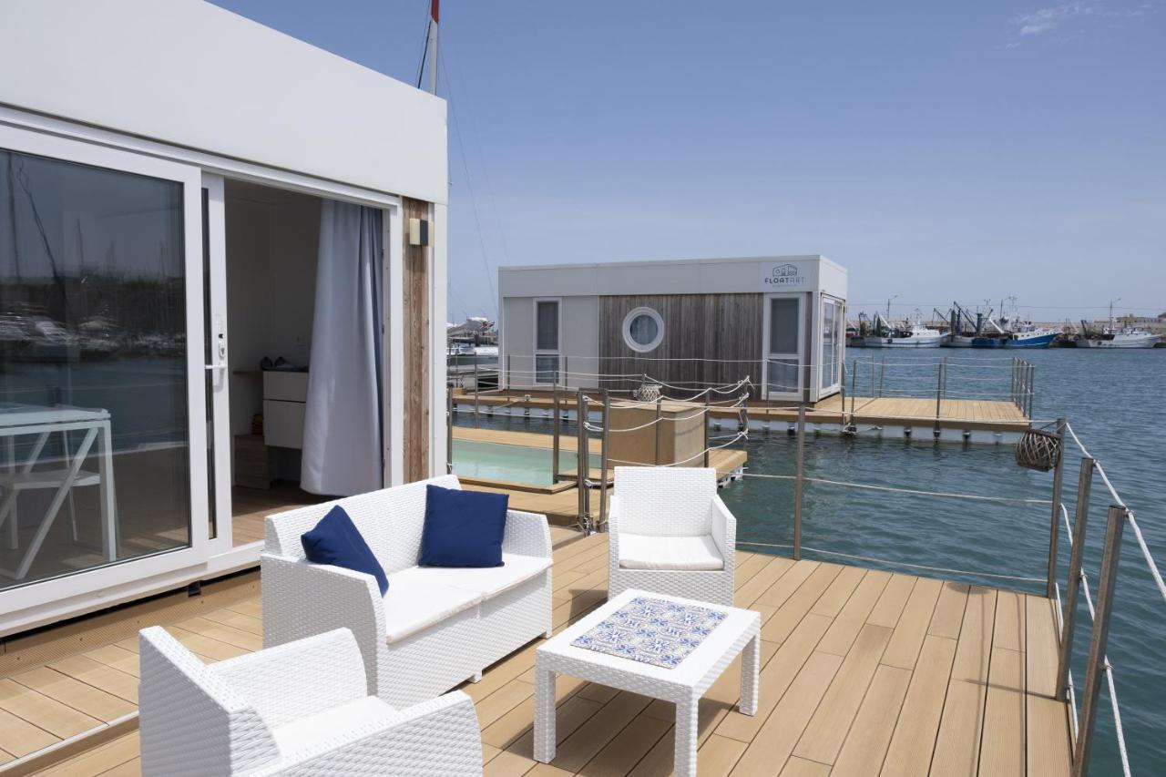 Houseboat Floatart Experience Bisceglie Ξενοδοχείο Εξωτερικό φωτογραφία